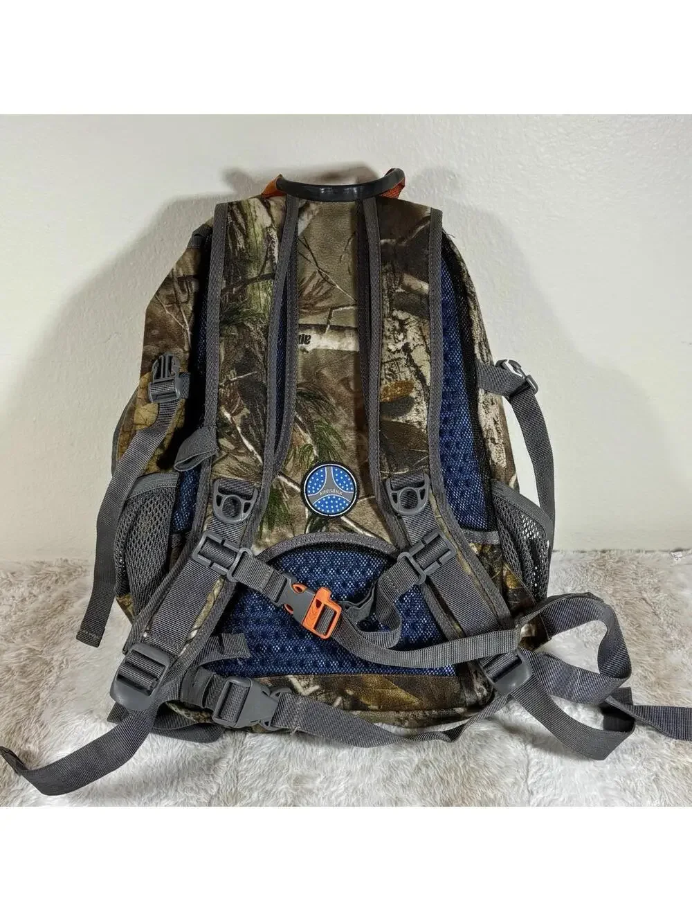 LuckyBums Tracker 20L Backpack Realtree Camo Hydration Compatible Daypack